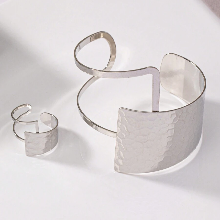 Modern Hammered Jewelry Set – 1 Bracelet and 1 Ring