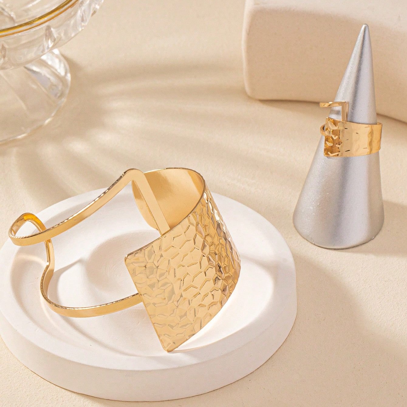 Modern Hammered Jewelry Set – 1 Bracelet and 1 Ring