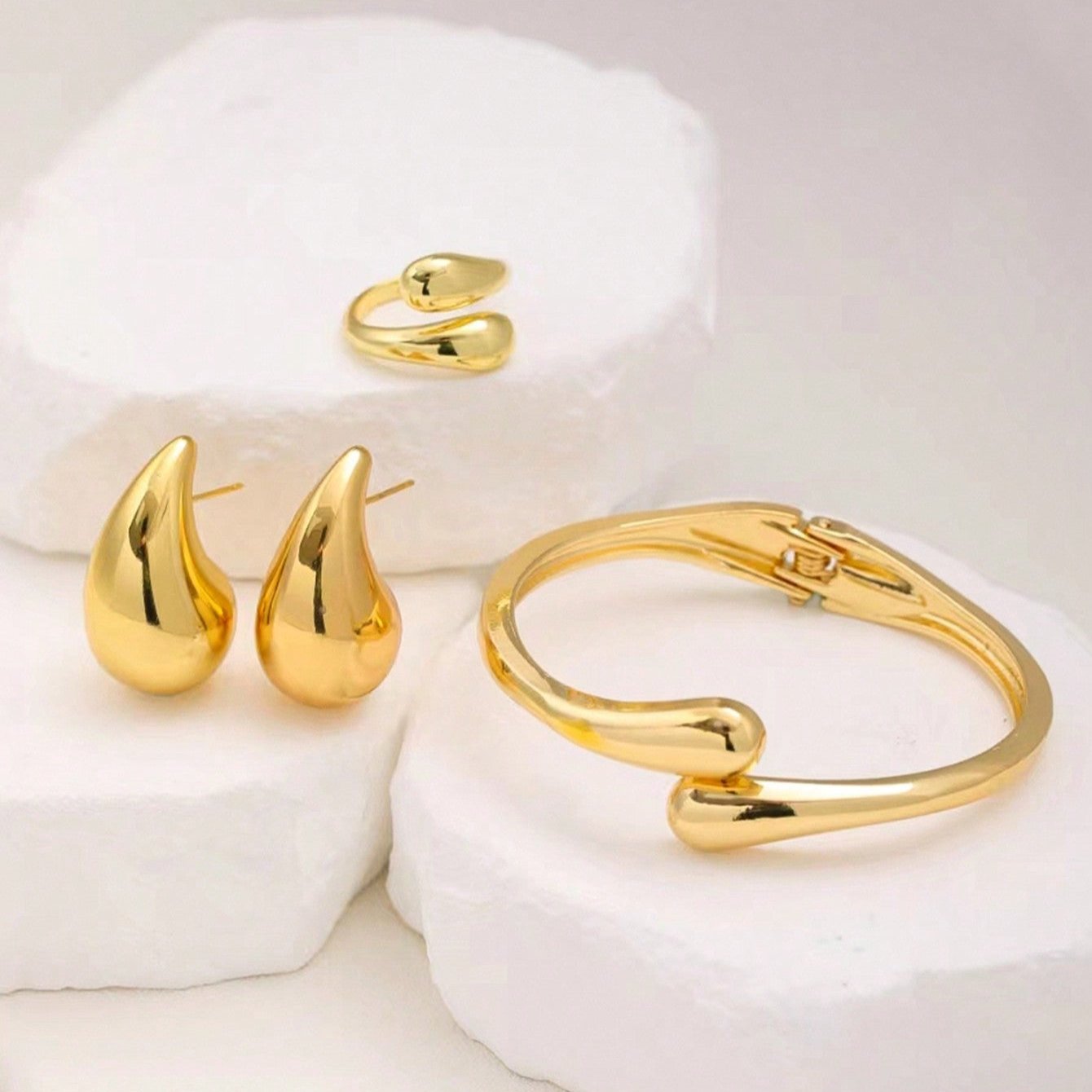 Drop Set in Stainless Steel – Earrings, Ring and Bracelet