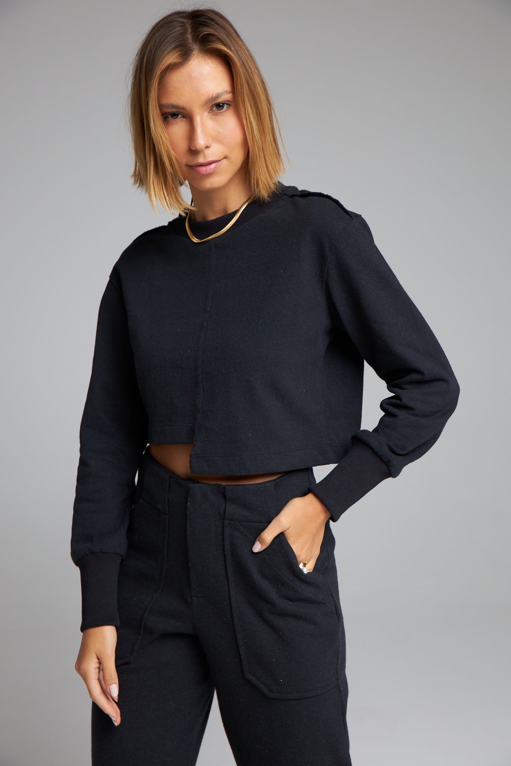 Cropped Ecos – Black
