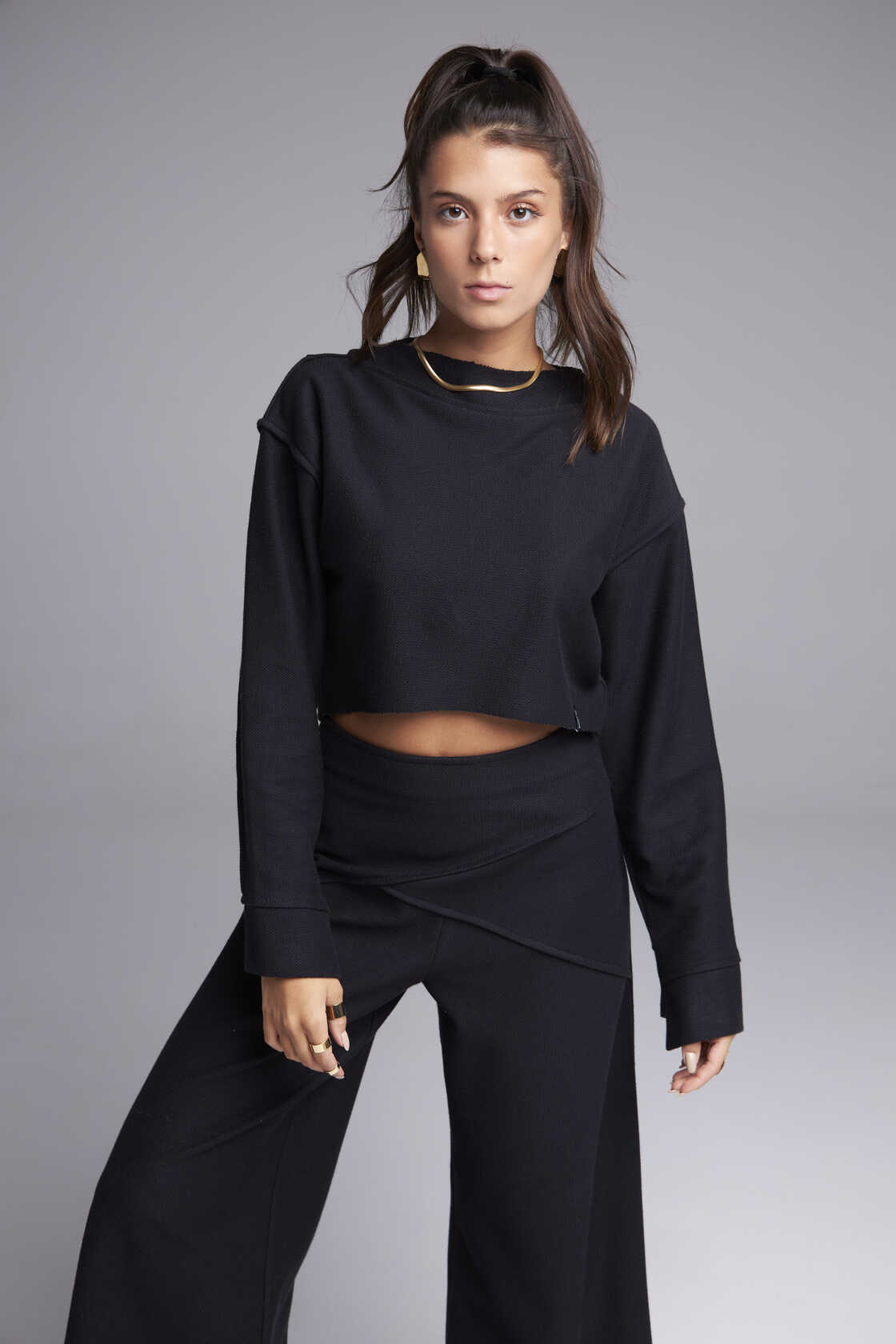 Cropped Sunny – Black