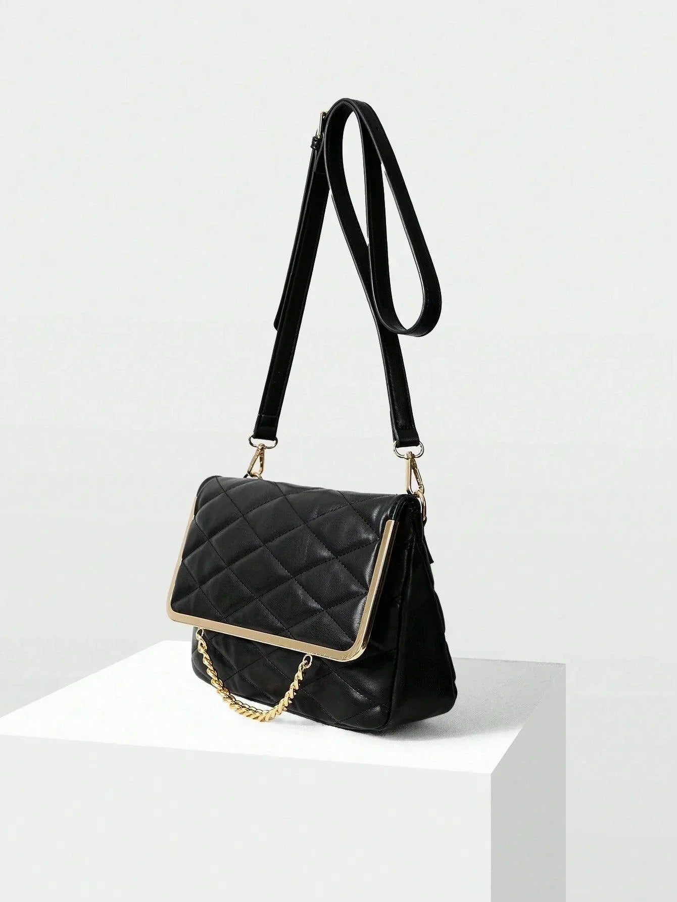 Crossbody Bag with Flap and Chain - Aurelia